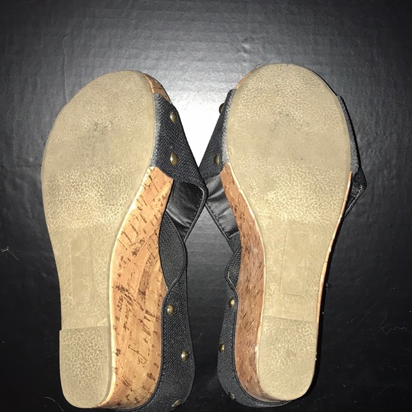 **MOVING SALE** Montego Bay club peep toe wedge - Picture 3 of 3